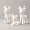 Kit 3 renas de Natal decorativas, cor Branco: duas renas em pé e uma deitada