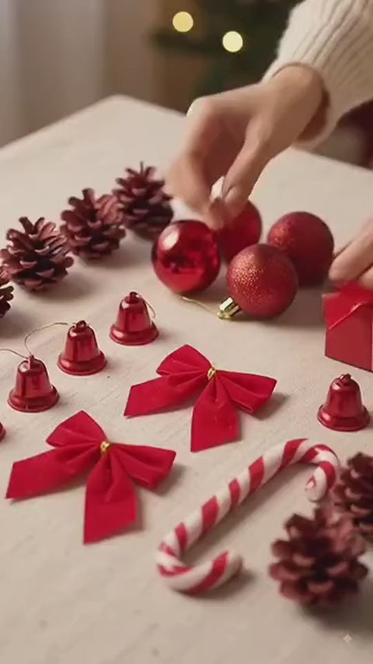 Vídeo do kit 43 enfeites de Natal vermelho e dourado decorando a árvore