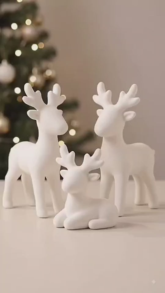 Vídeo do kit 3 renas de Natal decorativas nas cores branco, bege, vermelho, verde e rosa