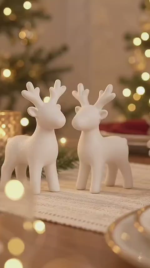 Vídeo das renas de Natal decorativas nas cores branco, verde e bege