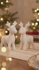 Vídeo das renas de Natal decorativas nas cores branco, verde e bege