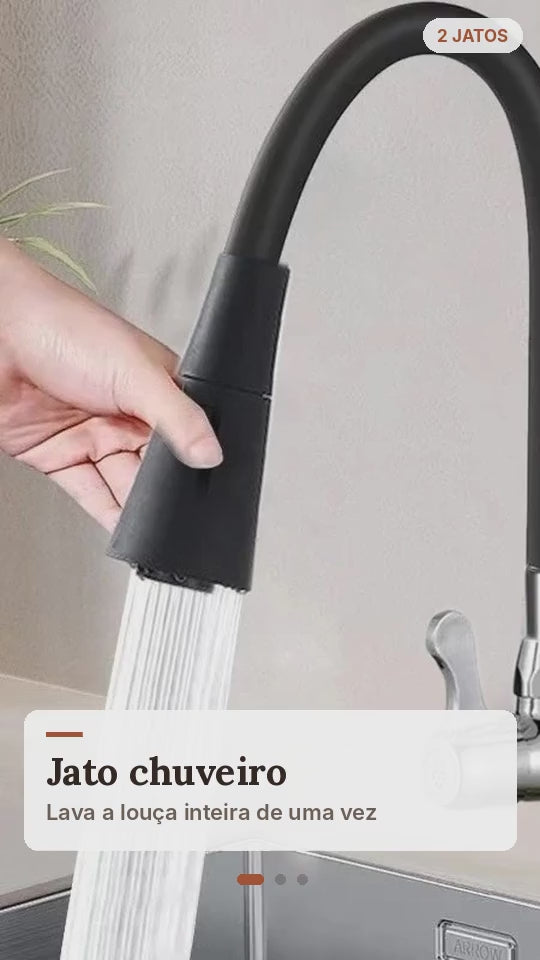 Torneira gourmet trocando entre jato chuveiro e jato contínuo